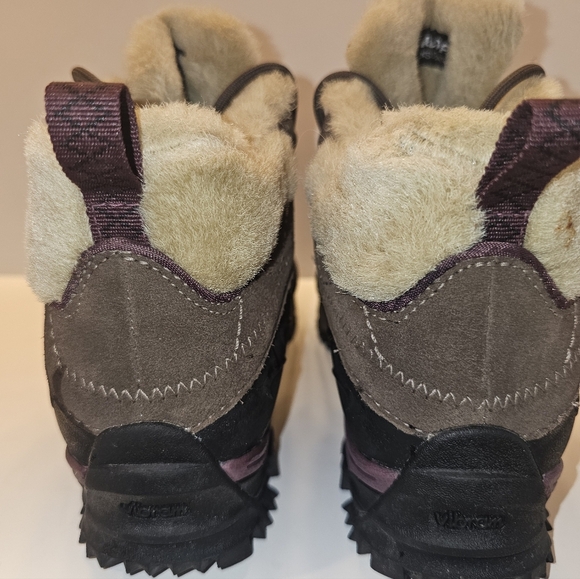 Merrell Isotherm 6 Waterproof Brown/ Black Winter Hiking  display picture 1